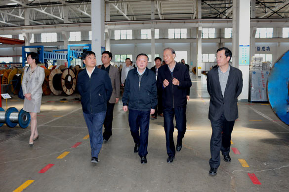 4月23日，常州市科教城黨工委書(shū)記徐光輝一行來(lái)上上電纜參觀